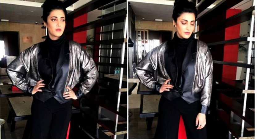 Shruti Hassan slays everyone in her all-black outfit with this metallic bomber jacket!