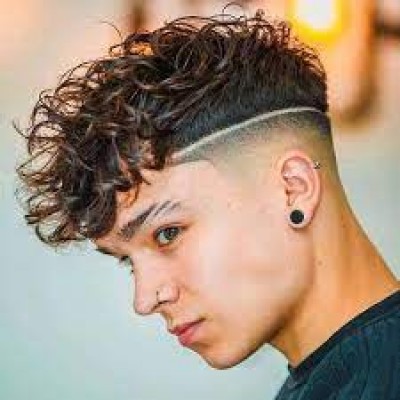 5 top hairstyles for men with curly hair, strands falling on the temples will give you a hero's look, everyone will praise you