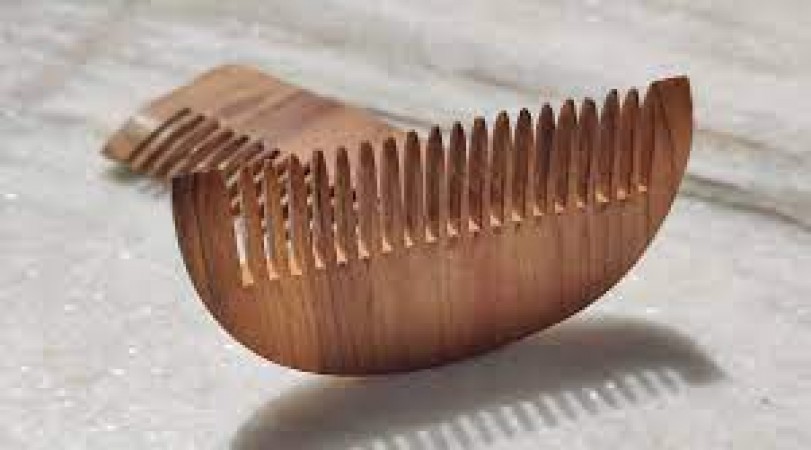 Wooden comb is very beneficial for hair, know the benefits of using it