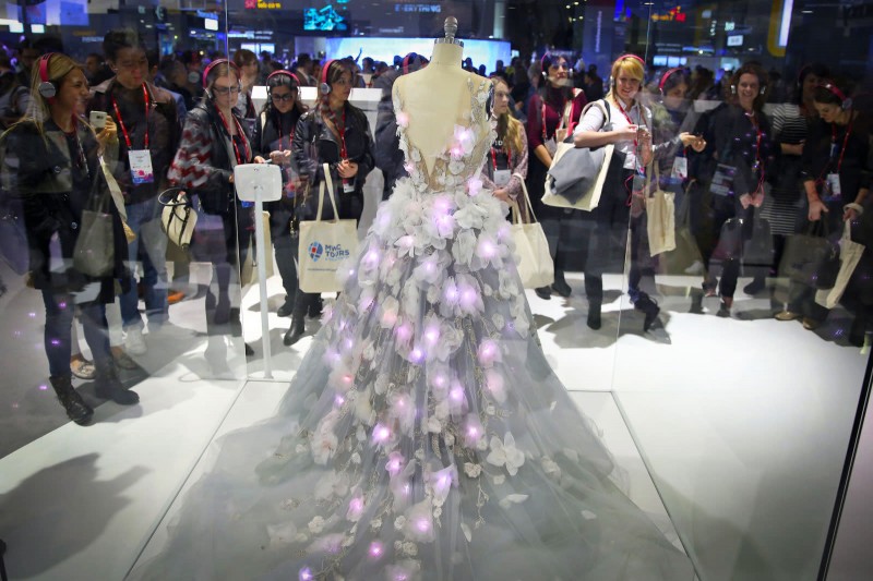 Fashion and Technology: Exploring the Exciting Fusion Shaping the Future of Style