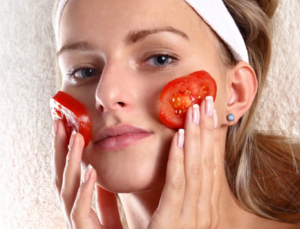 8 Nourishing Tomato Face Scrubs for Glowing Skin