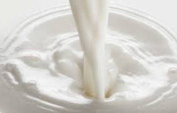 क्या दूध का उपयोग करने से बाल मजबूत और चमकदार बनते हैं? जानिए क्या कहता है विज्ञान