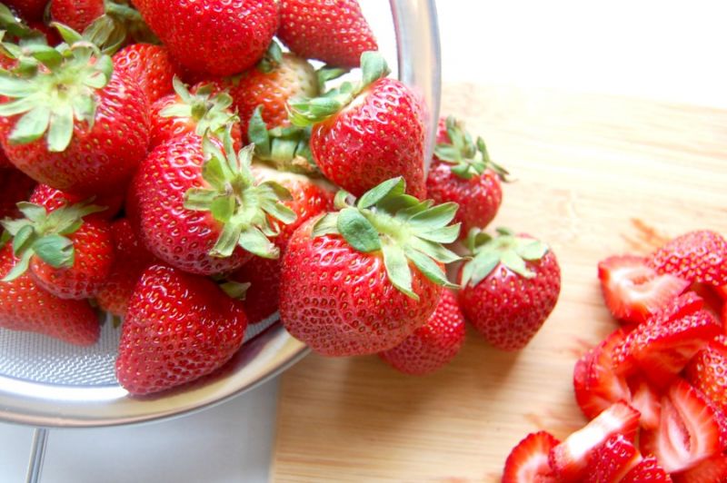 Strawberry can clean your skin from inside