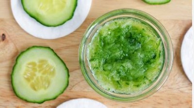 Use cucumber in these ways in summer, hair will become silky smooth