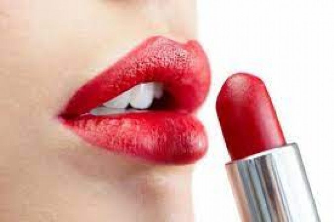 If you use too much lipstick to look beautiful then know its disadvantages.
