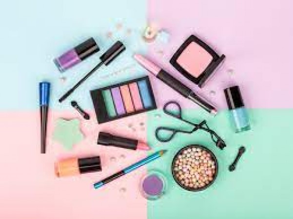 What makeup items to buy for Rs 100