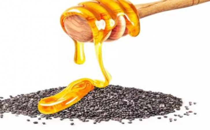 Chia seeds can be included not only in diet but also in skin care, prepare face mask like this