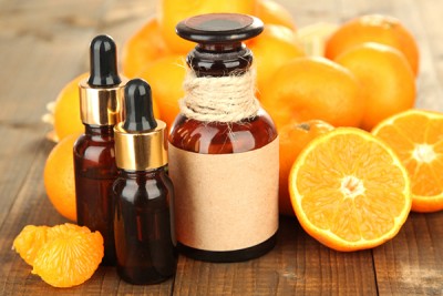 Apply Vitamin C serum for even tone face, note down this method of making it at home