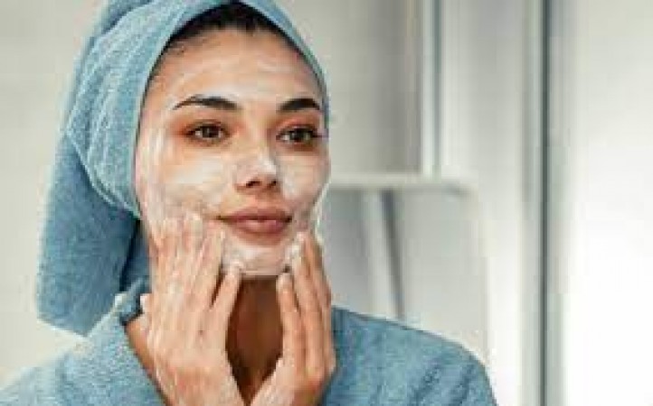 Can the face get damaged due to chemical based face wash? Try these natural options