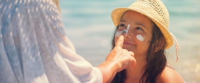 गर्मियों में अपने साथ रखें ये 4 चीजें, धूप से बचाएंगी ये आपकी त्वचा की रक्षा