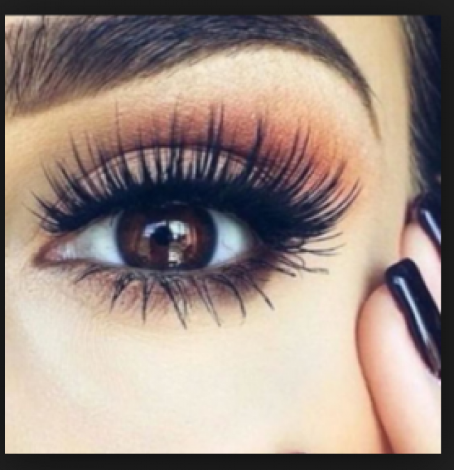 Lengthen your eyelashes and voluminous by using these simple tips