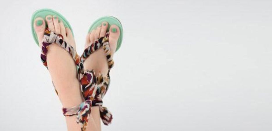 6 Easy steps to revive your old Flip-Flops