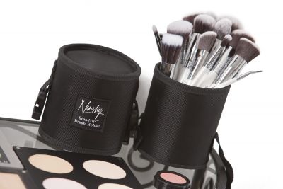Some useful tips to clean your makeup brushes at home