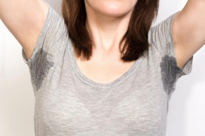 Sweaty Armpits: 4 Simple Daily Tricks to Reduce Underarm Sweating