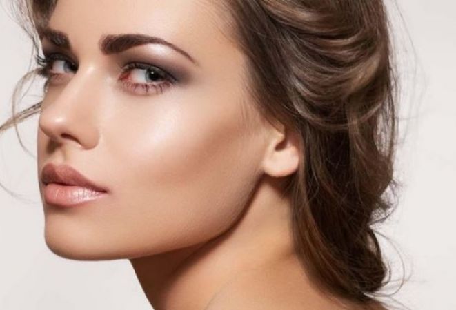 Get a trendy nude make-up look with simple tips