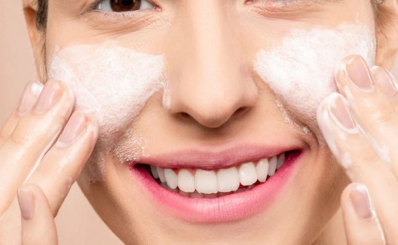 Instead of face wash, you can also use these 4 things to wash the face, the skin blooms