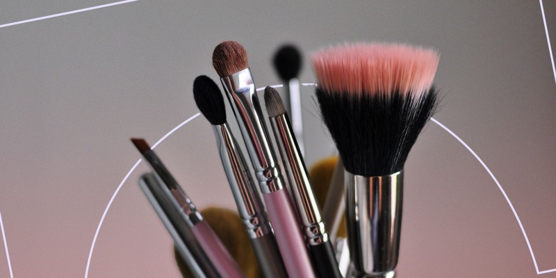 Different brushes are used for every makeup product, know how to use each one