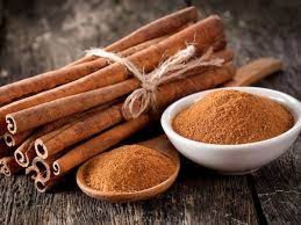 Cinnamon rich in cinnamaldehyde will make your skin glow, use it like this