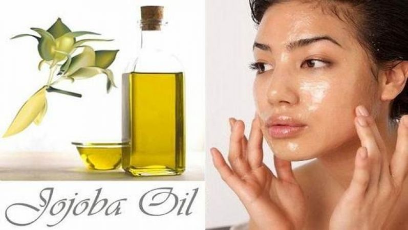 How to use Jojoba oil to enhance the beauty?