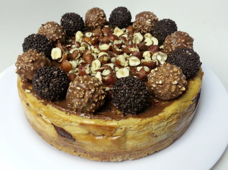 Craving for delicious dessert then try out Ferrero Rocher Cheesecake