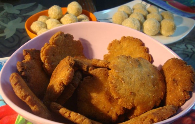 From Thekua to Anarsa: 5 Bihar Sweet Dishes