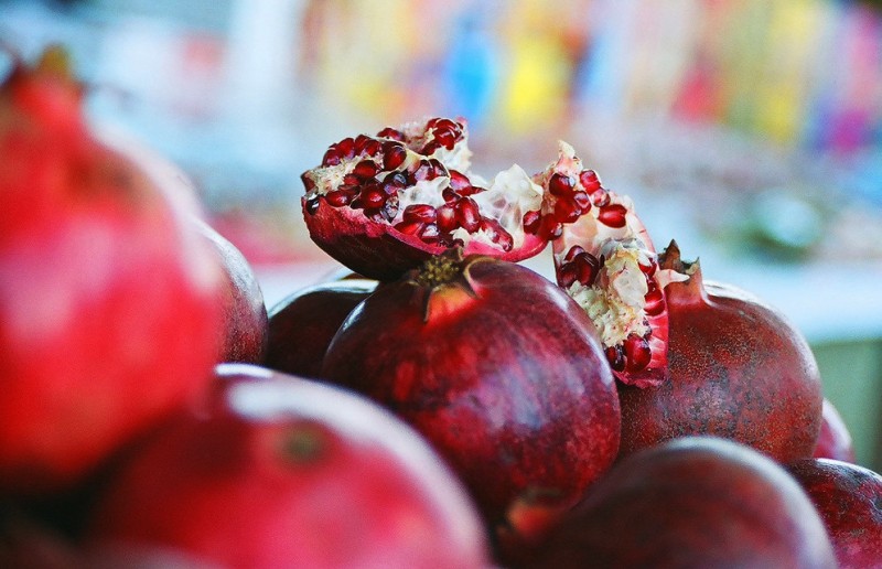 Expert Advice, Potential Health Risks, and More on Pomegranates