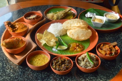 7 लोकप्रिय बंगाली दोपहर के भोजन जो आप भी आसानी से अपने घर पर बना सकते है
