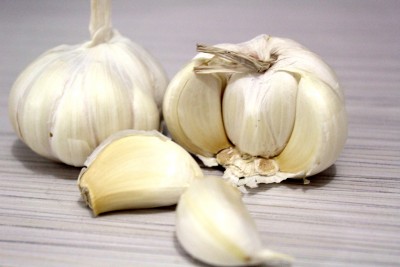 How Much Garlic is Too Much? Unveiling Expert Opinions, Serving Sizes, and Benefits