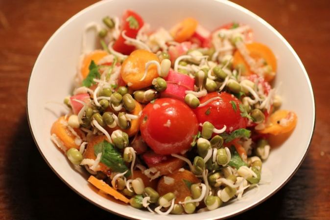 Sprouted grain salad can be the healthier breakfast