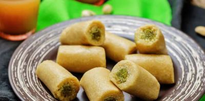 Make Kaju-Pista roll at home with this easy recipe