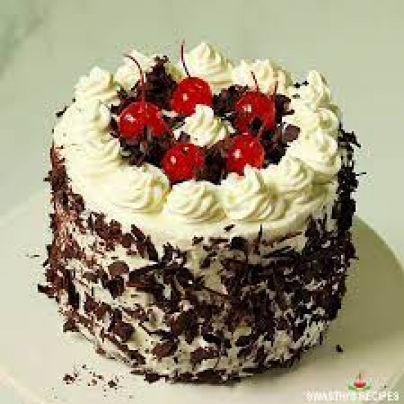 Make a market-like cake of your favorite Black Forest flavor on Christmas, it will be so soft and fluffy that everyone will become your fan