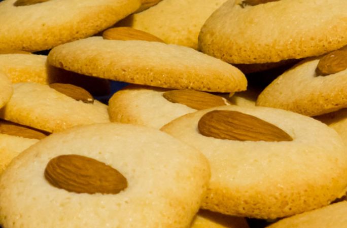 Make tasty and healthy almond biscuits at home