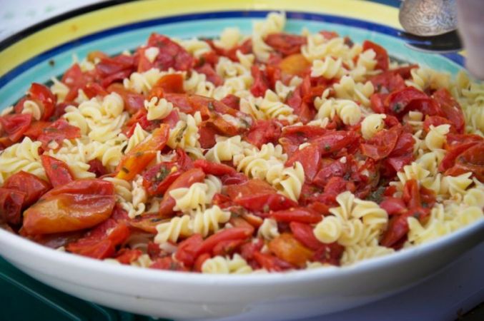 Make tasty tomato pasta for your kids with this recipe