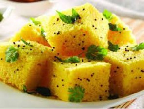 This Dhokla is quite famous, it is prepared in many types, the taste will make you crazy