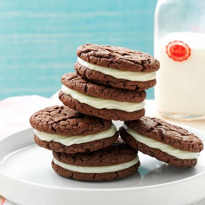 Make delicious Chocolate Cookie Sandwiches at home, read details