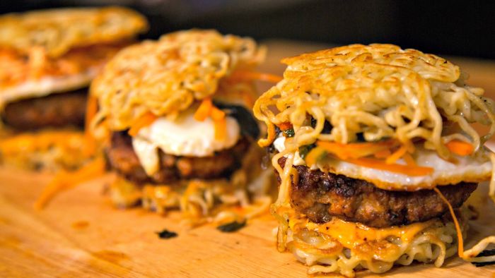 Ramen Noodle Burger That You Can’t Afford To Miss !