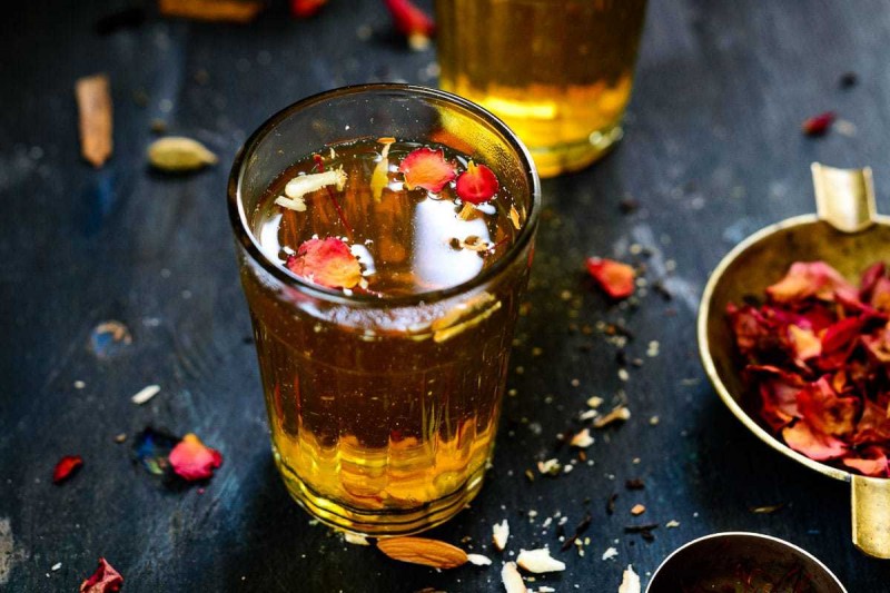 प्रसिद्ध स्वास्थ्य लाभकारी कश्मीरी चाय का करें सेवन