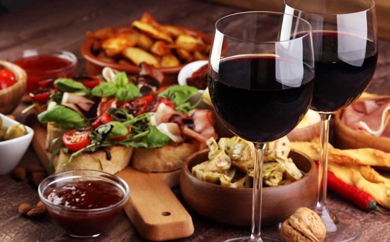 The Art of Wine and Food Pairing: Elevating Your Culinary Experience