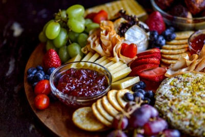 How to Create a Stunning Charcuterie Board