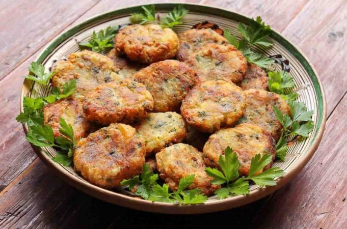 Know the recipe of Poha Potato Tikki
