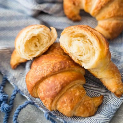 Recipe to make delicious croissants at home