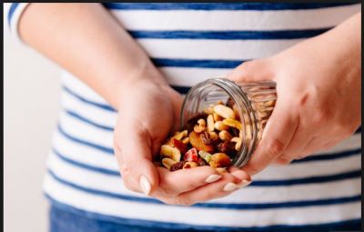 Benefits of Handful of nuts at elderly age….read detail inside