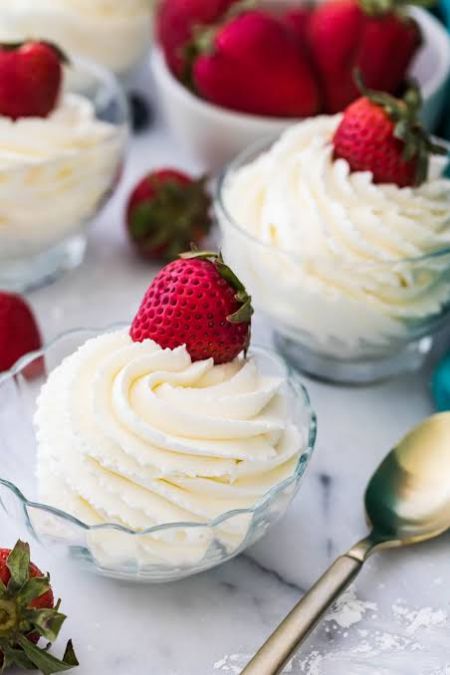 Bakers treat! Tips to make the perfect whipped cream at home