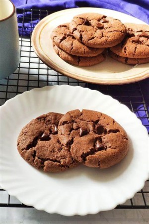 A healthy recipe for coffee cookies with: Yasmin karachiwala