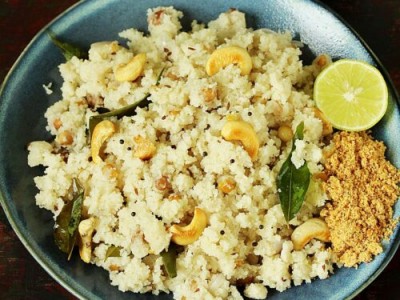 Which spices should be added to upma?