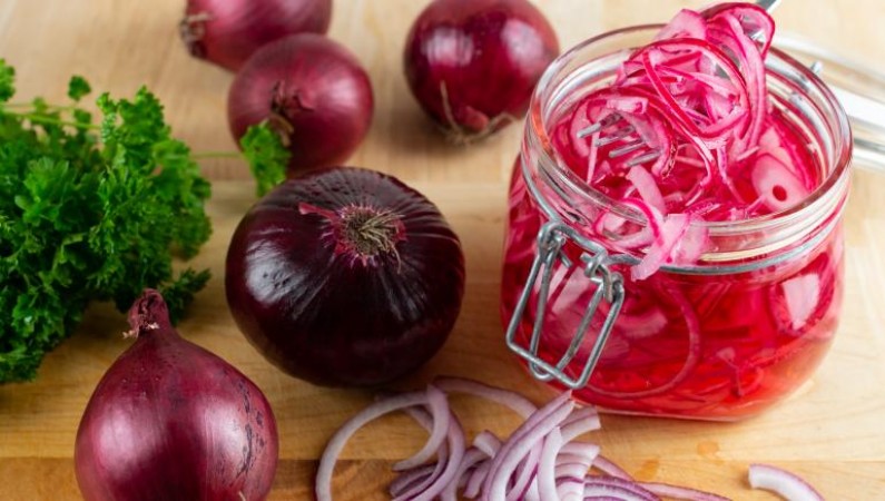 These diseases will be cured by eating onion with vinegar!