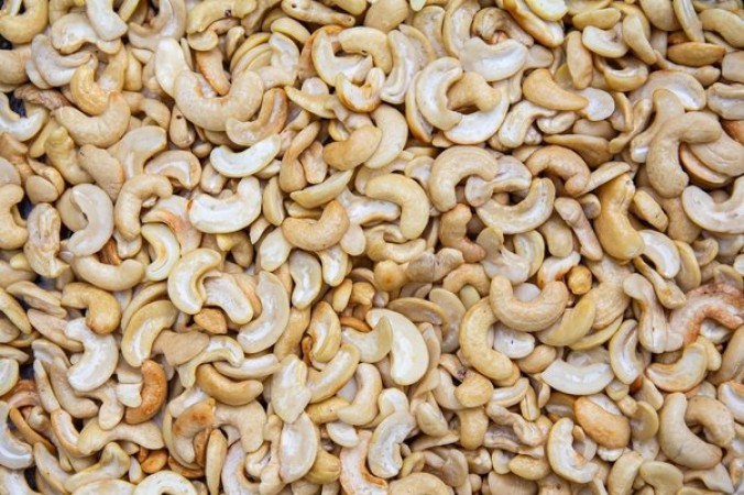 Easily identify whether cashews kept at home are fake or not