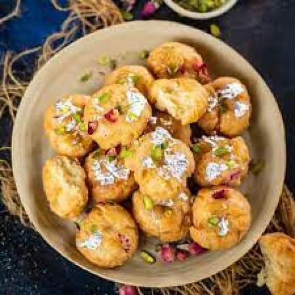 Diwali Sweets Recipe: Sweetness will dissolve as soon as it enters the mouth. If you make Halwai style Balushahi like this, the fun of the festival will double