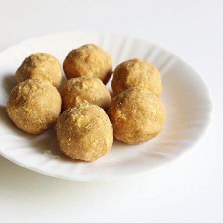 Healthy Powdered Peanut Ladoo