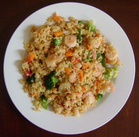 makes tasty fried rice at home with this amazing recipe